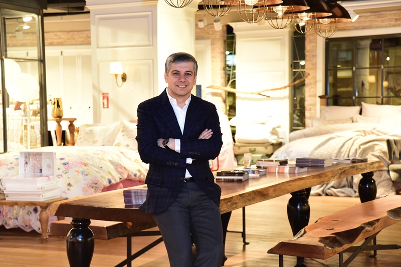 Fatih Karaca : Türk Ev Ve Ya�am Kültürünü Dünyaya Ta��yan Vizyoner 